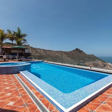 Romantica Lovely 4 Bedroom Private Heated Pool 아데제