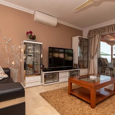 Romantica Lovely 4 Bedroom Private Heated Pool * 아데제